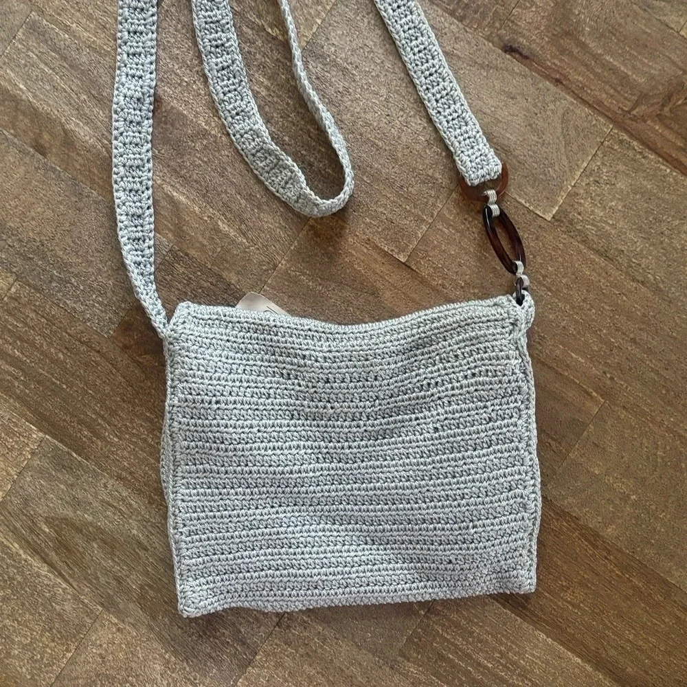 Carlo D'Santi Knit Grey Silver Crossbody Bag Purse‎